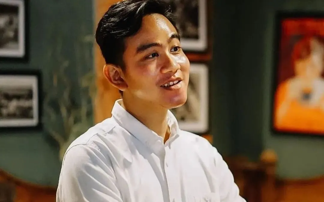 Banyak pihak yang menduga bahwa Wakil Presiden terpilih periode 2024-2029 Gibran Rakabuming Raka adalah pemilik dari akun Fufufafa.