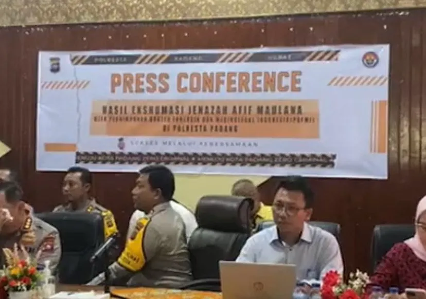 Tim dokter yang tergabung dalam Perhimpunan Forensik dan Midakolegal Indonesia (PDFMI) merilih hasil ekshumasi yang dilakukan terhadap kasus kematian Afif Maulana.