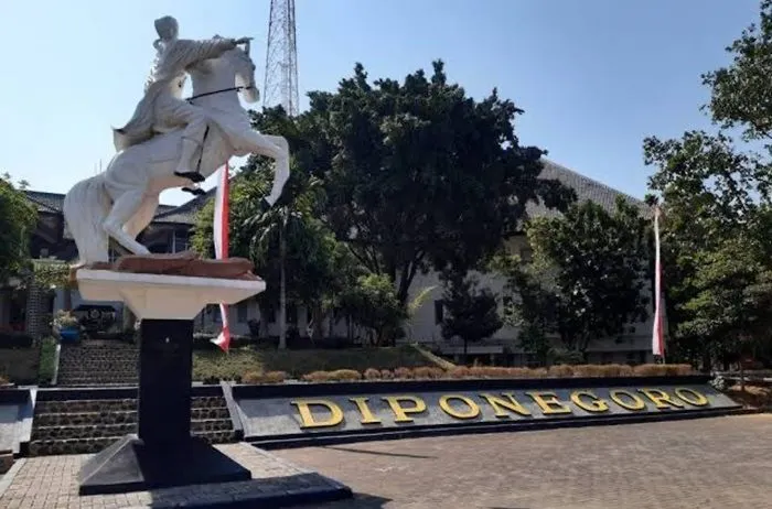 Universitas Diponegoro (UNDIP)