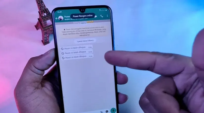 Melihat pesan WhatsApp yang sudah dihapus secara permanen.