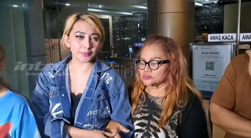 Eva Manurung, Ibunda Virgoun