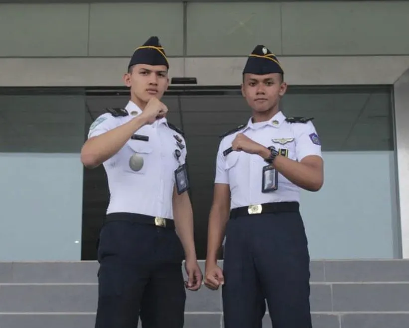 Taruna Sekolah Kedinasan