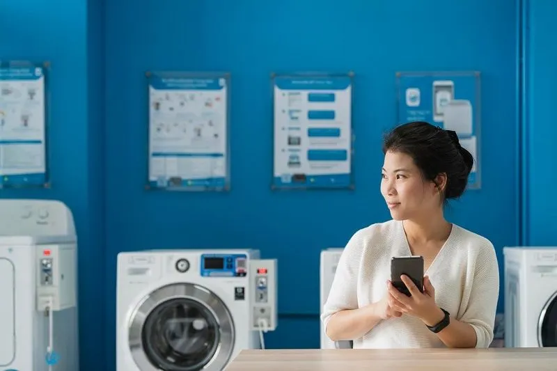 Ide bisnis kerap sekali banyak dicari oleh Ibu Rumah Tangga (IRT) yang baru memulai untuk merintis usaha rumahan.