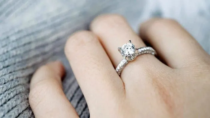Kepribadian pemakai cincin di jari tengah