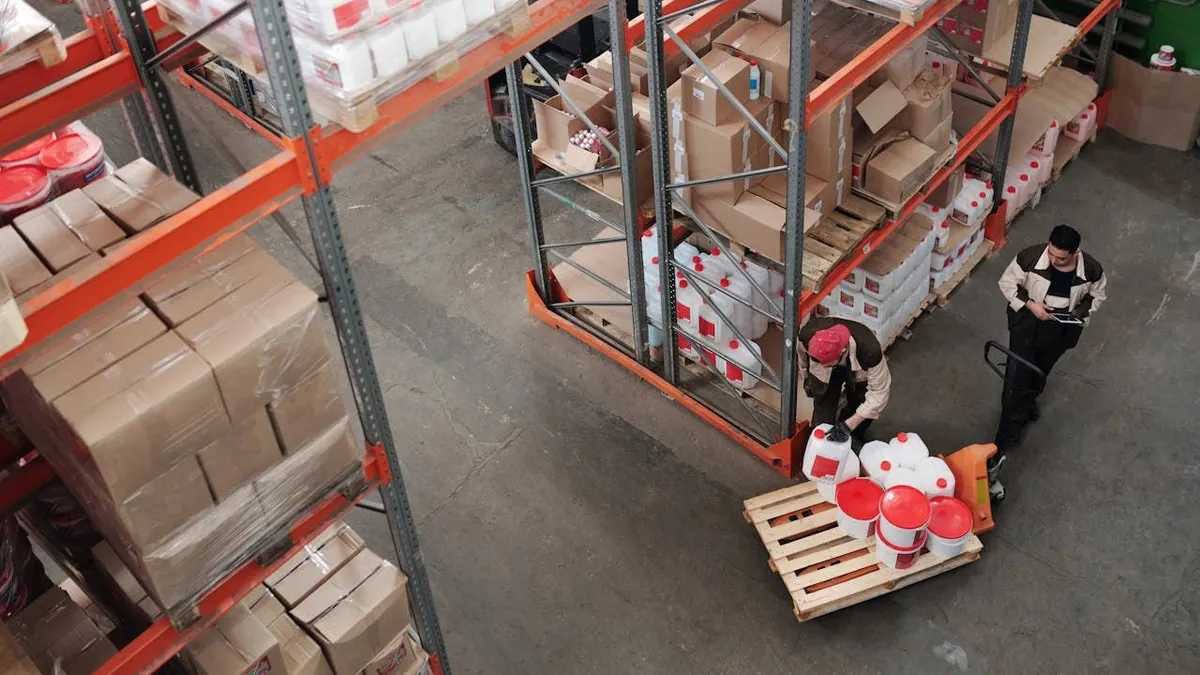 Impor barang dari China telah menjadi pilihan populer bagi banyak bisnis di seluruh dunia, termasuk di Indonesia. 