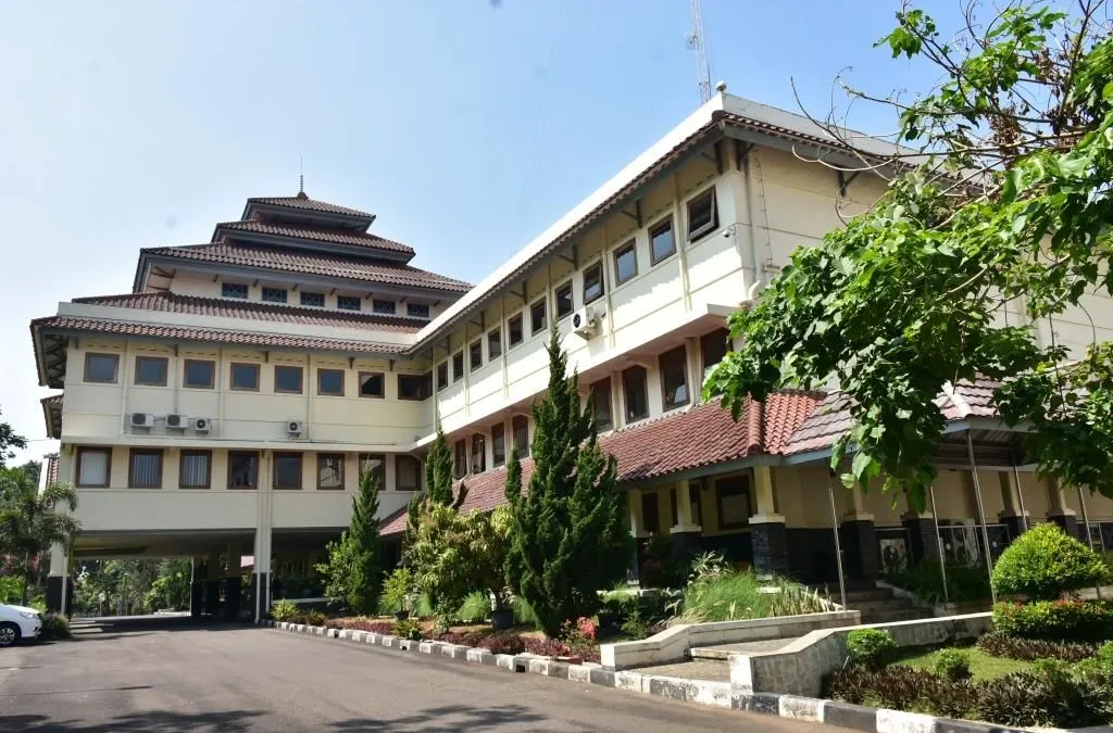 Inilah top 10 kampus Negeri terbaik di Indonesia berdasarkan QS World University Rankings tahun 2025.