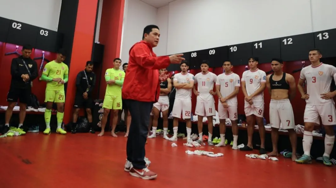 Kekalahan telak Timnas Indonesia dari Jepang, membuat Ketum PSSI Erick Thohir tak berdaya sampai menyatakan kesiapan diri untuk mundur.