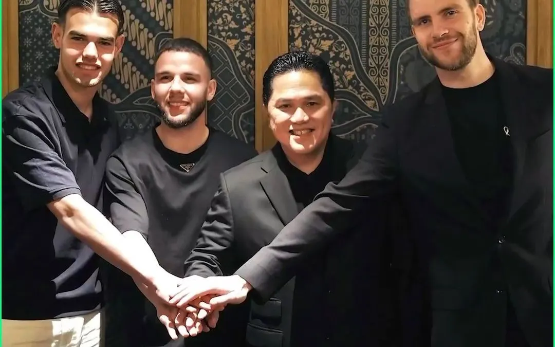 Setelah Maarten Paes (paling kanan), Erick Thohir menegaskan bahwa Calvin Verdonk (pemain NEC Nijmegen) dan Jens Raven (pemain FC Dordrecht) juga sedang dalam proses naturalisasi.