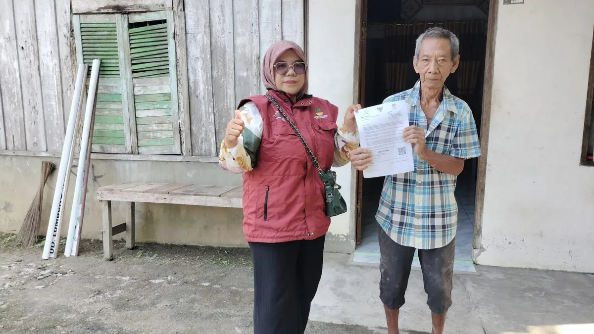 Illustrasi. Pencairan bansos PKH dan BPNT