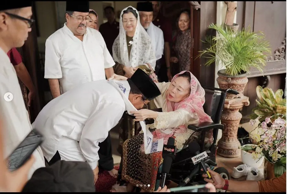 Pada postingan Instagram yang diunggah Pramono Anung di akun @pramonoanungw, terlihat ada beberapa anggota keluarga almarhum Gus Dur.