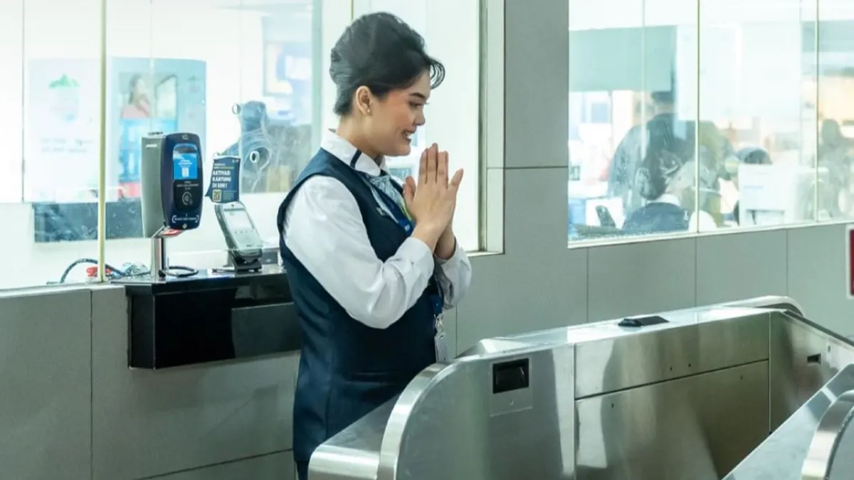 Tiket Single Trip adalah tiket yang berupa kartu yang dapat digunakan untuk perjalanan satu kali atau sekali jalan MRT Jakarta.