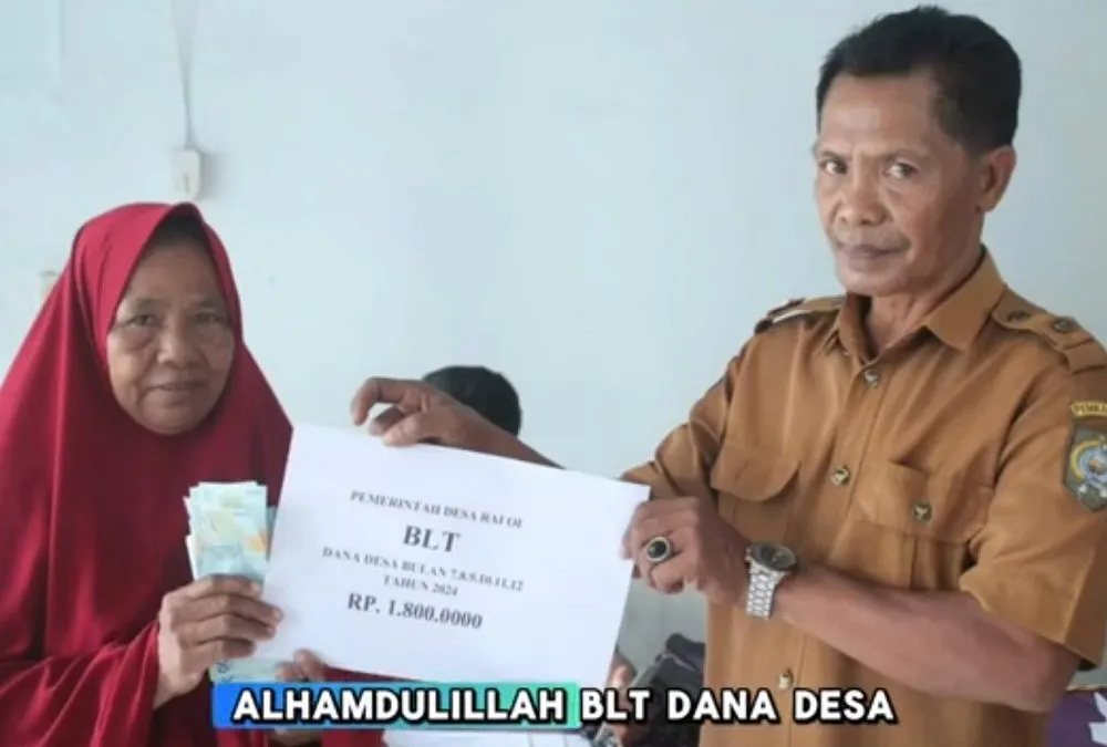 Ada Bantuan Langsung Tunai (BLT) dengan total Rp1.800.000 yang cair kembali di Bank BNI, BRI, BRI, dan kantor desa.