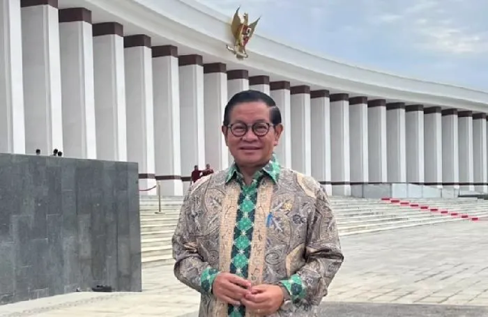 Pramono Anung menerima tantangan langsung dari Presiden Joko Widodo (Jokowi) untuk terjun ke kancah Pilkada DKI Jakarta.