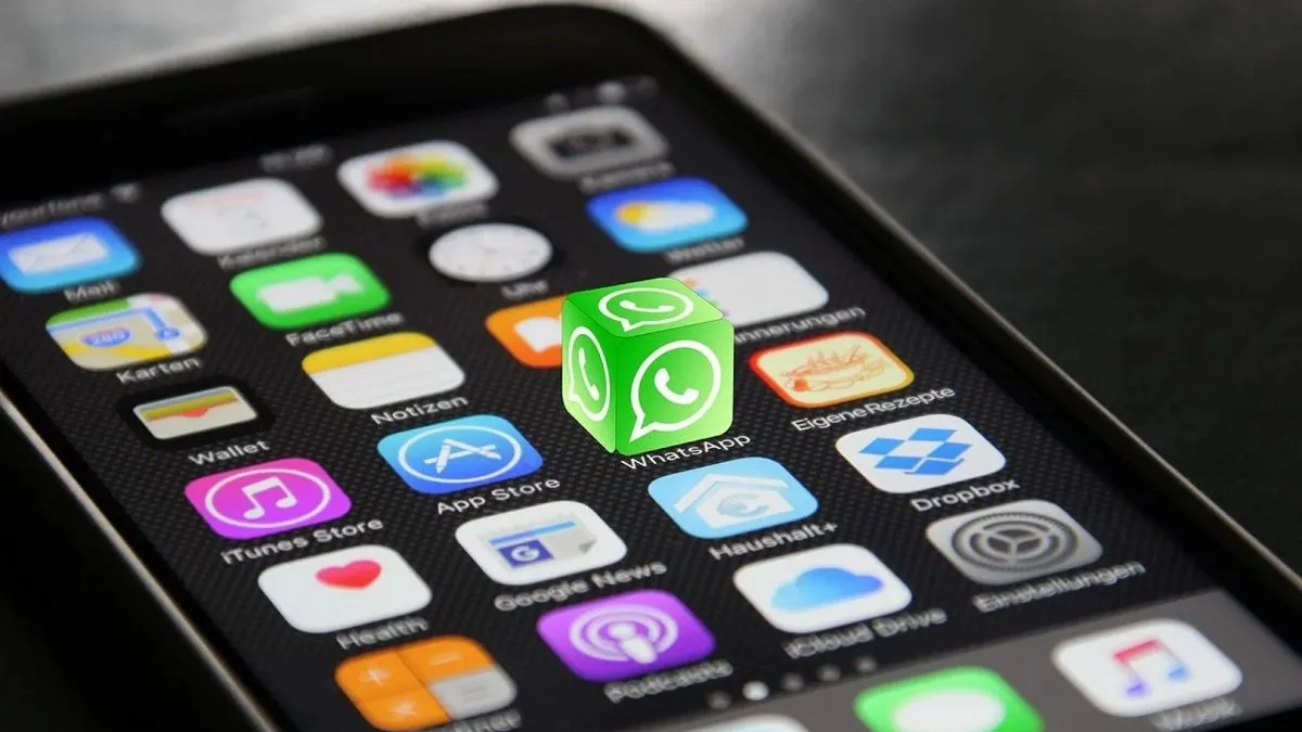 Salah satu cara mengatasi penyimpanan internal penuh adalah dengan menghapus riwayat chat di aplikasi WhatsApp.