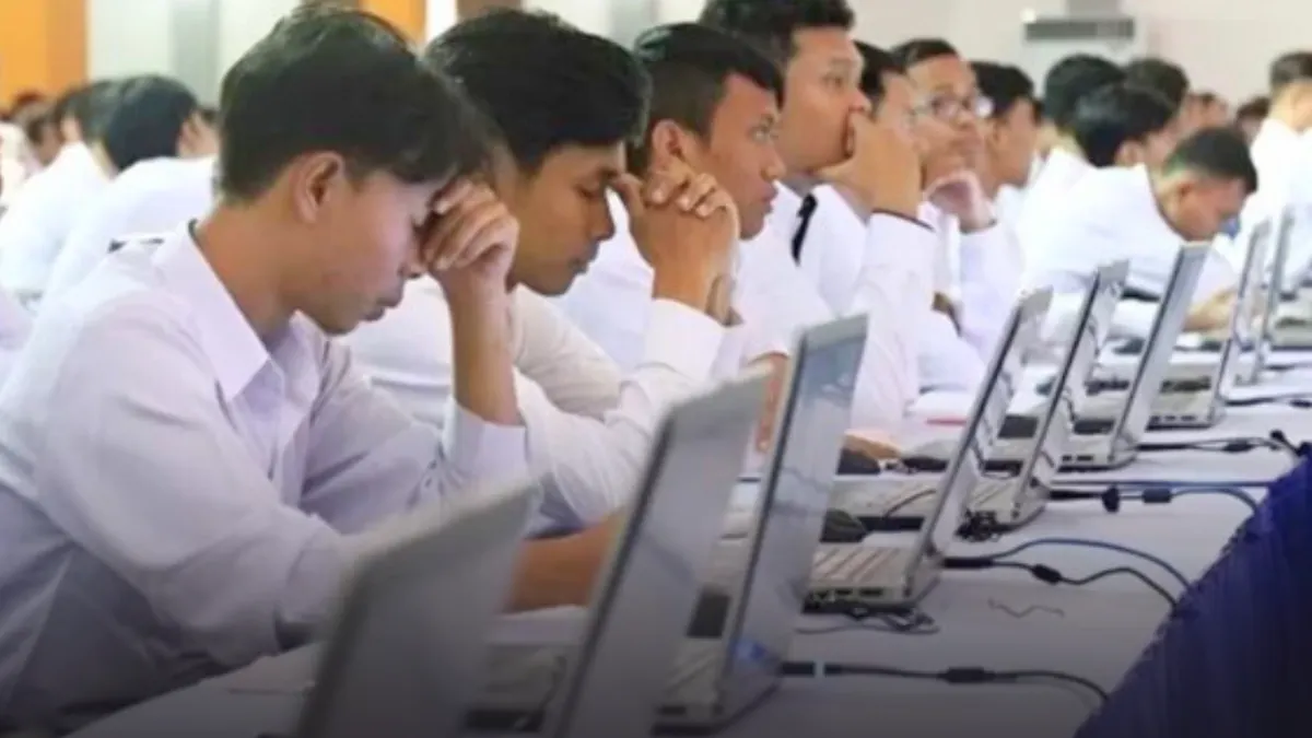 Deret huruf adalah urutan huruf yang disusun sedemikian rupa, sehingga setiap huruf dalam deret tersebut diperoleh menggunakan pola tertentu