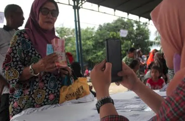Status Penerima Bansos PKH dan BPNT Akan Dicabut Jika KPM Ketahuan Membeli Barang Ini, Apa Saja?