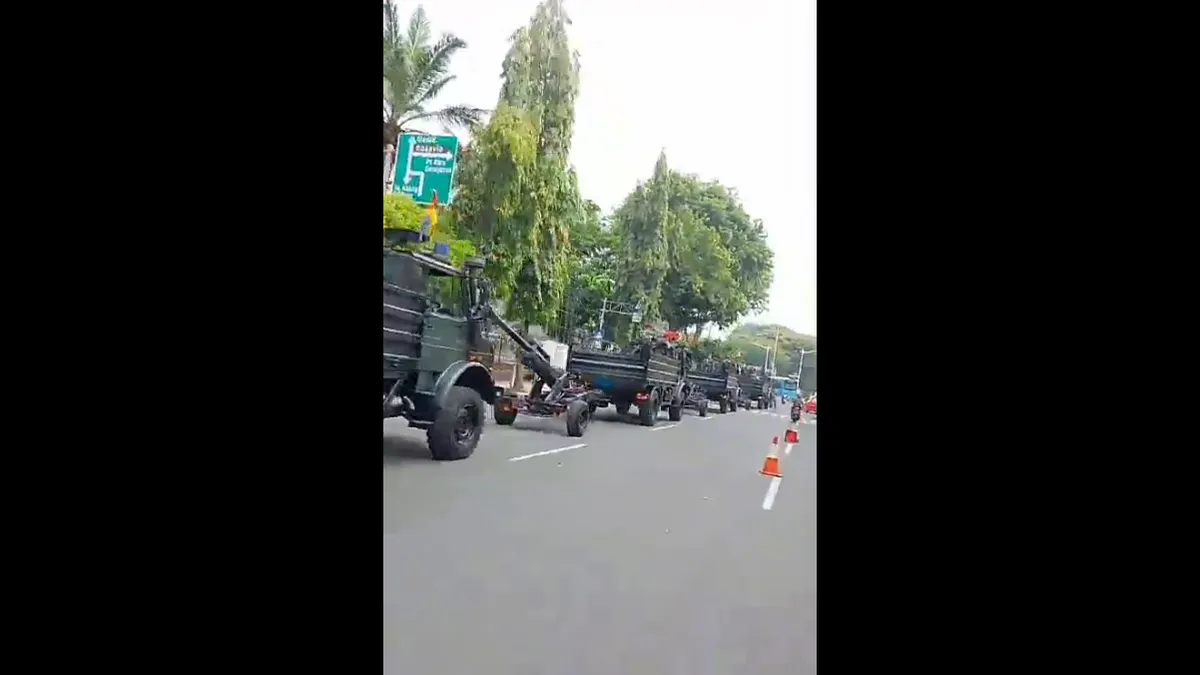Ramai Panser dan Kendaraan Berat Militer di Sekitar Istana Jakarta