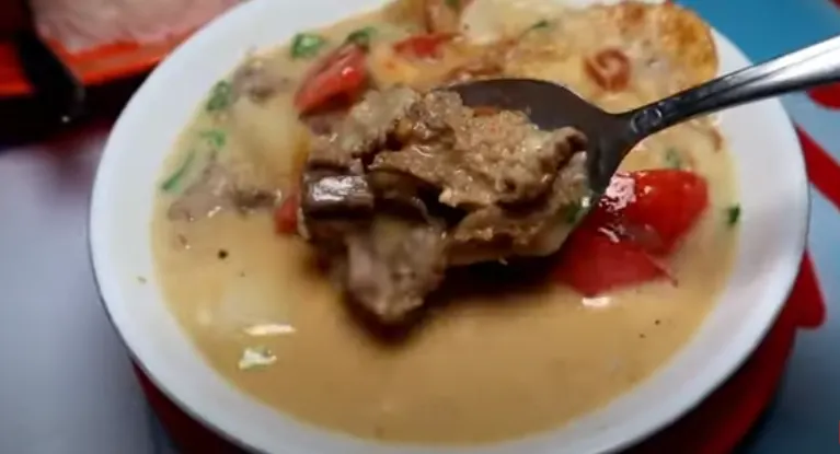 Di Jakarta Barat ada kuliner yang enak dan akan membuat kamu ketagihan.