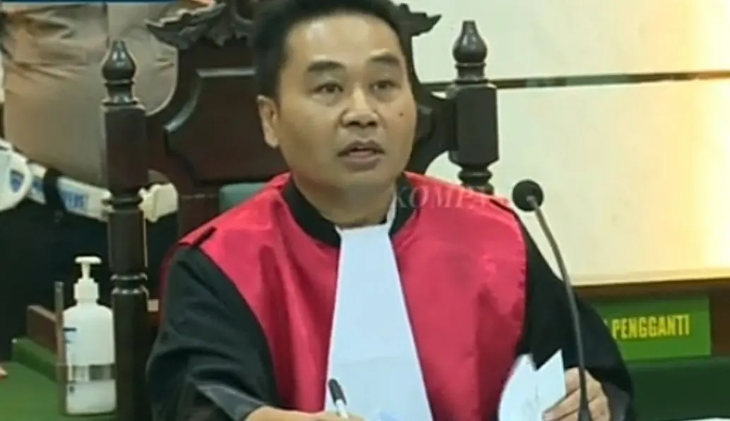 Eman Sulaeman yang merupakan seorang hakim tunggal dalam sidang praperadilan Pegi menyatakan bahwa sidang harus ditunda.