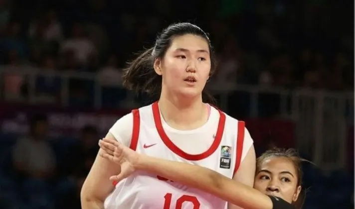 Ziyu Zhang, Pebasket Putri China Bertinggi 220 Cm