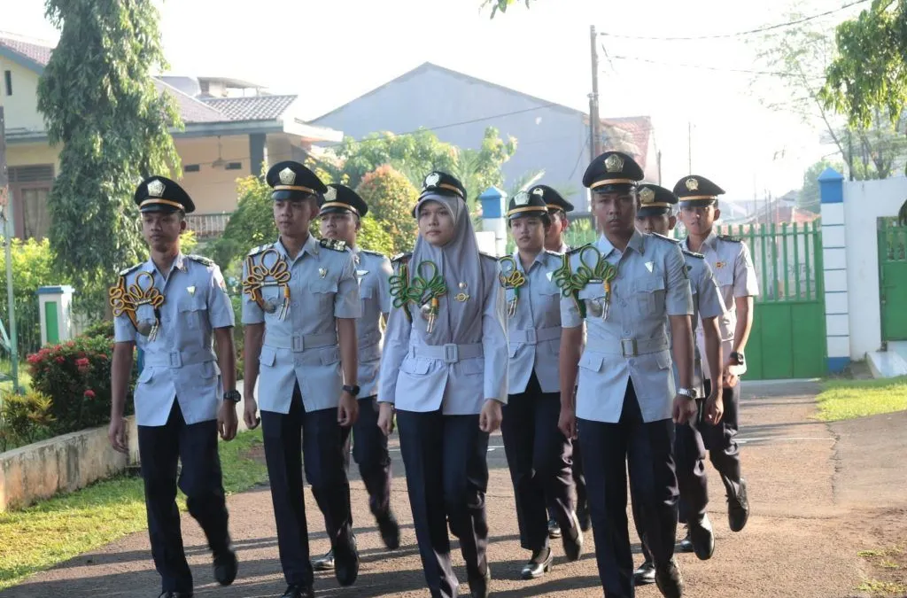 Sekolah Tinggi Meteorologi Klimatologi dan Geofisika (STMKG) menjadi salah satu kampus Sekolah Kedinasan di Indonesia.