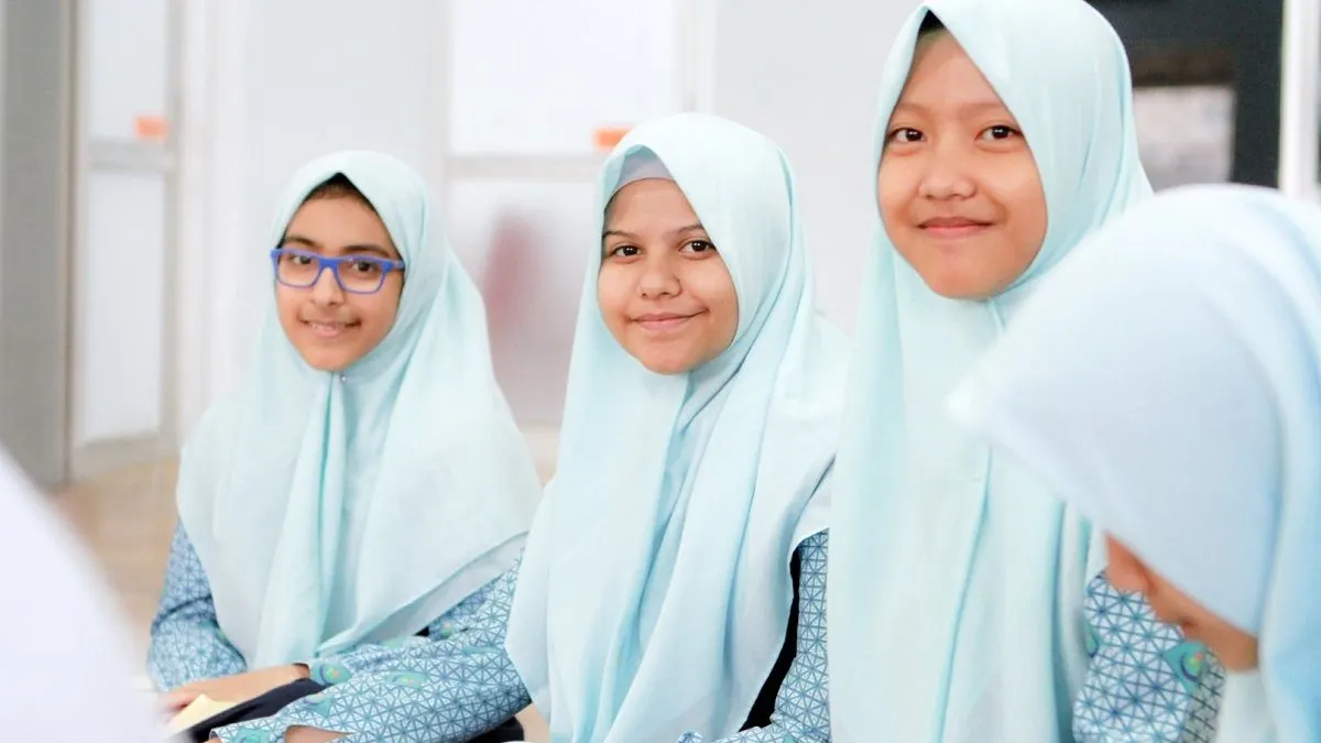 SMP Madina Islamic School | Termasuk dalam Ujian Nasional, ada beberapa sekolah swasta yang mendapatkan nilai Ujian Nasional tertinggi khususnya di wilayah Jakarta.