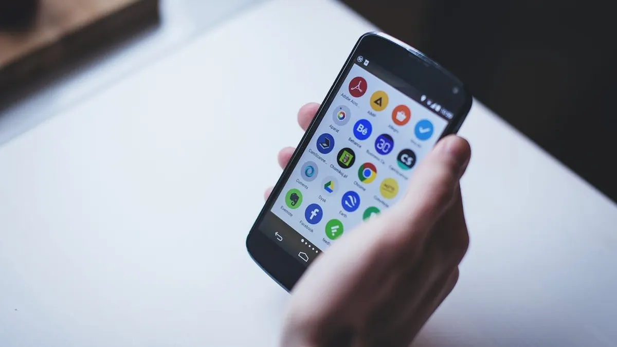 Ternyata, terdapat sejumlah trik dan fitur rahasia pada HP Android yang mungkin jarang kita ketahui, namun sangat berguna.