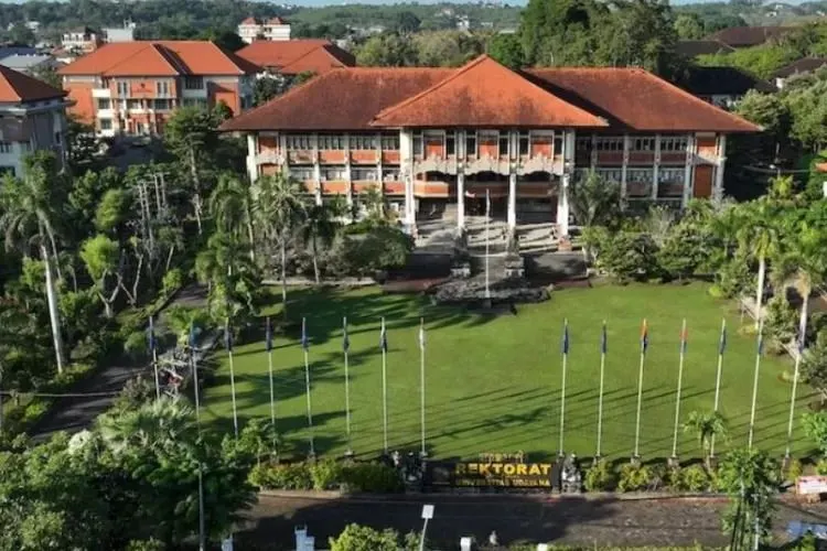 Jumlah pendaftar SNBT 2024 mencapai 785.058 lulusan sekolah lanjutan tingkat atas, dengan 256.587 di antaranya pendaftar pelamar KIP Kuliah.