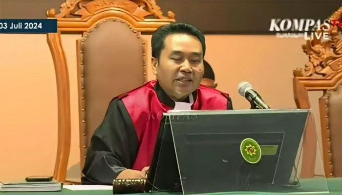Hakim Eman Sulaeman saat memimpin sidang praperadilan Pegi Setiawan 