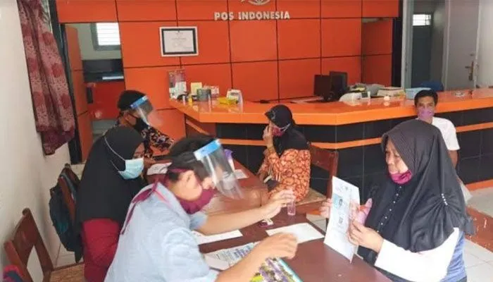 Diketahui BLT Mitigasi Risiko Pangan akan cair sebesar Rp600.000 dengan alokasi pencairan tiga bulan sekali periode April-Mei-Juni 2024.