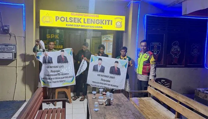 Baliho Bergambar Calon Bupati OKU Teddy Meilwansyah Dirusak Oknum Suruhan