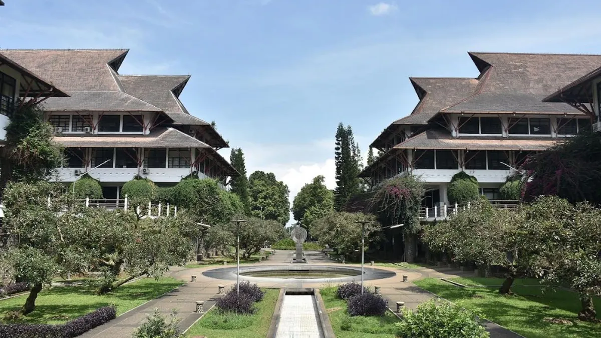 Institut Teknologi Bandung (ITB).