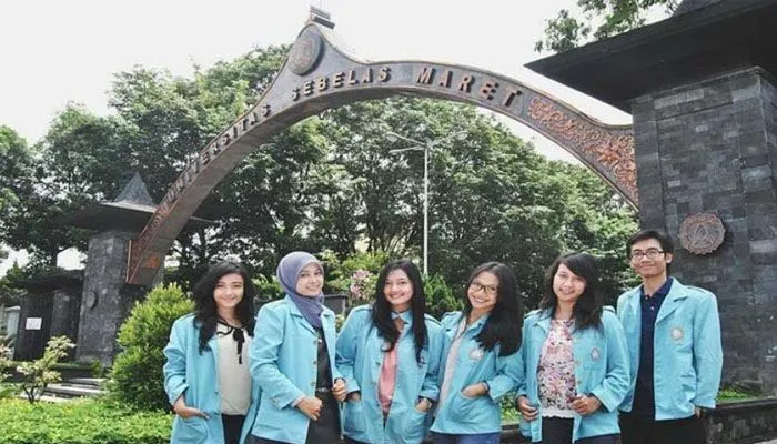Kampus Universitas Sebelas Maret (UNS)