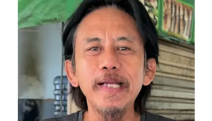 Epy 'Kang Mus' Kusnandar terjerat kasus penyalahgunaan narkoba diamankan pihak kepolisian Satres Narkoba Polres Metro Jakarta Barat, Jum'at (10/5/24)