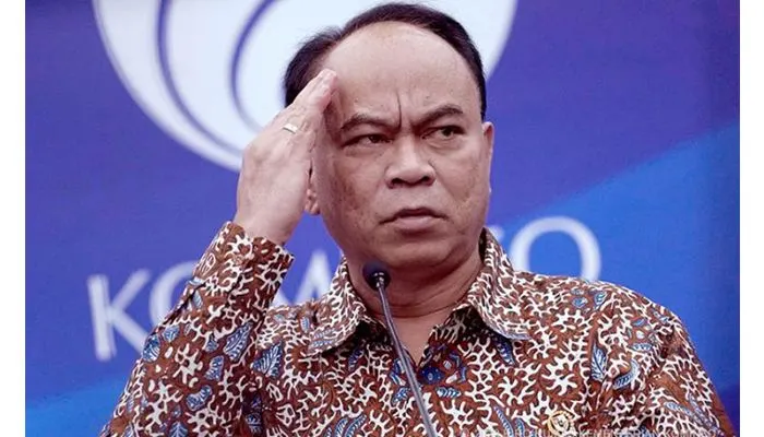 Menteri Komunikasi dan Informasi (Menkominfo) Budi Arie membantah bahwa pemilih akun Fufufafa tersebut bukanlah Gibran.