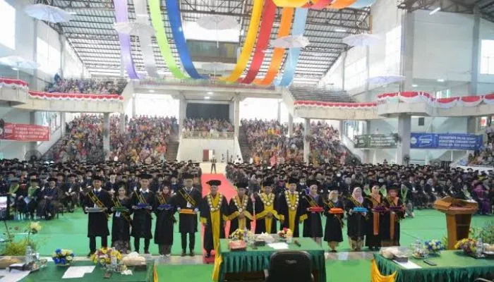 Wisuda UNIMED