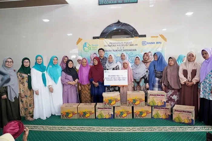 BRI Kantor Cabang Jakarta Pasar Minggu menyalurkan CSR (Corporate Social Responsibility) melalui BRI Peduli berupa 2.500 Paket Sembako untuk Masyarakat di Wilayah Kerja Jabodetabek