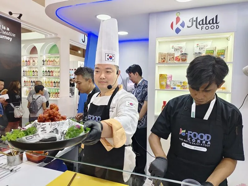 Korea Agro-Fisheries & Food Trade Corporation mengambil bagian dalam acara Food & Hospitality Indonesia (FHI) 2024 dengan membuka booth Korea Pavilion.