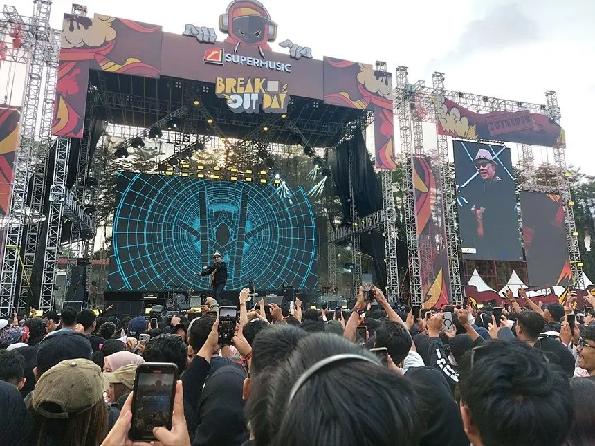 Supermusic Break Out Day Festival 2024 kian mengukuhkan diri sebagai ikon festival musik di Kota Bandung.