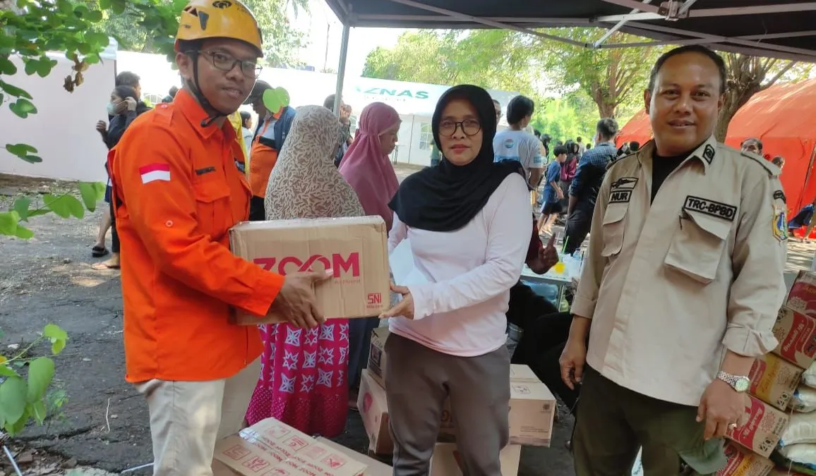 Relawan Rumah Zakat merespons kebakaran di Kelurahan Manggarai Jakarta Selatan dengan mendistribusikan bantuan.