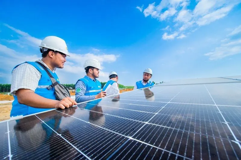 Suplai listrik hijau 100 persen ini didukung produksi listrik Pembangkit PLTS IKN yang telah mencapai kapasitas produksi 10 Megawatt (MW).