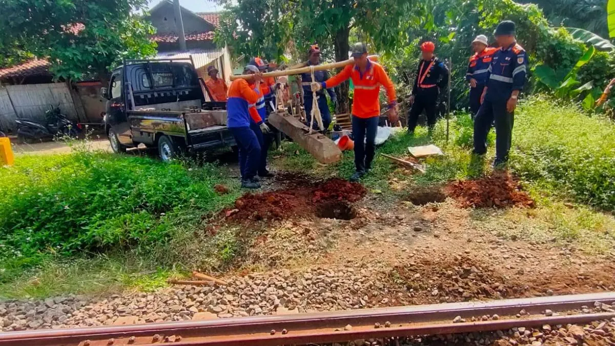 Tekan Kecelakaan, PT KAI Daop 2 Bandung Tutup 25 Perlintasan Liar