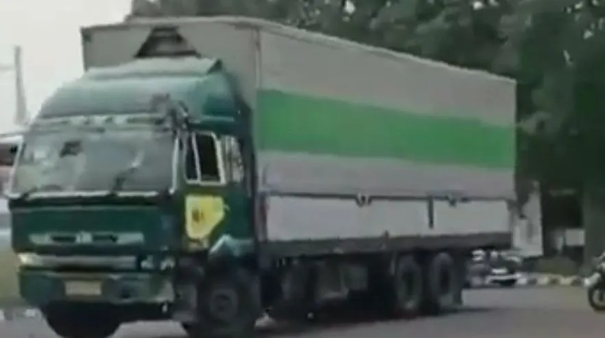 Truk Kontainer Tabrak Lari di Cipondoh Tanggerang