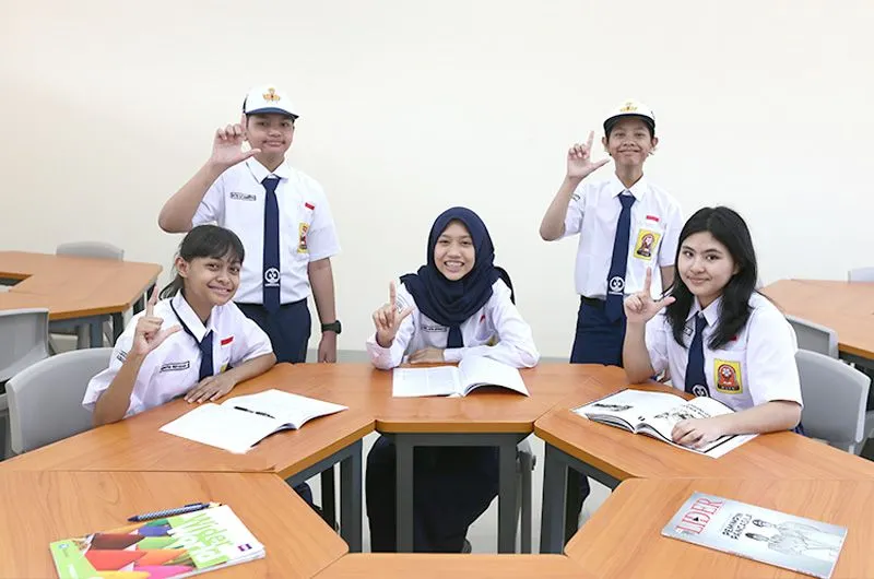 Ilustrasi 12 SMP di Surabaya