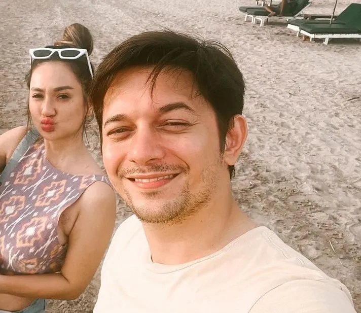 Tengku Dewi dan Andrew Andika