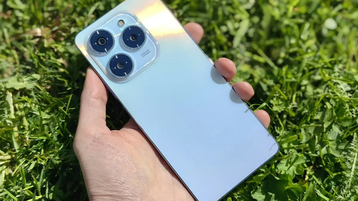 Ilustrasi. ZTE Nubia V60 vs Tecno Spark 20 Pro