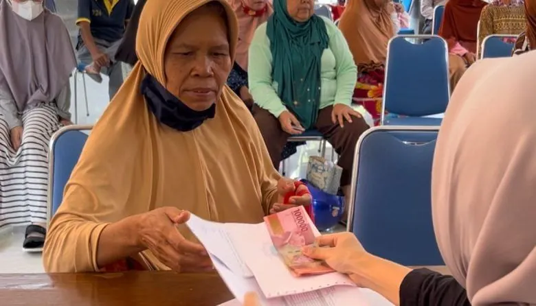 Terdapat salah seorang KPM yang membagikan informasi di media sosial yang menyatakan telah menerima bantuan sembako di kartu KKS Bank BSI dengan nominal sebesar Rp400 ribu.