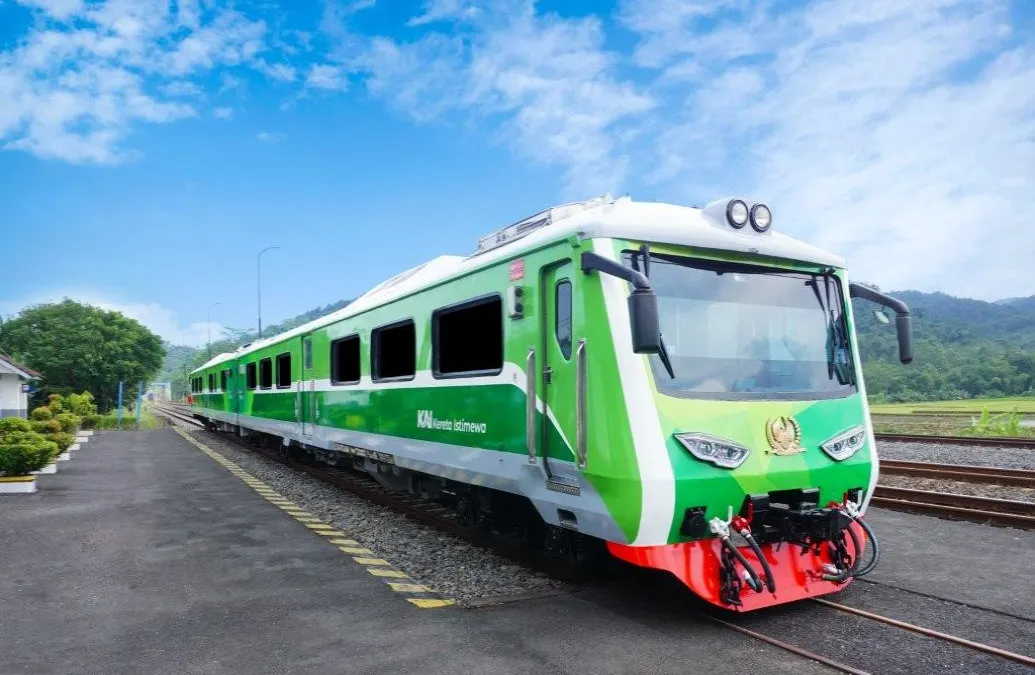 PT Kereta Api Pariwisata.