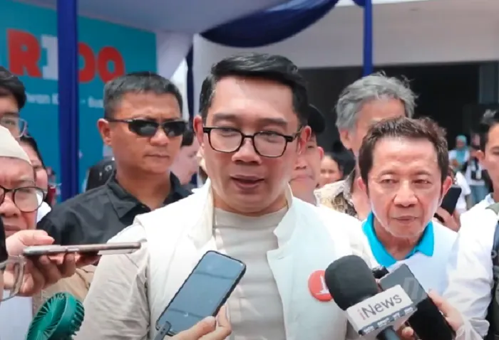 Ridwan Kamil menyebut mau seperti apapun hasil survei Pilgub Jakarta 2024, jawabannya adalah tetap bekerja hingga akhir masa kampanye.