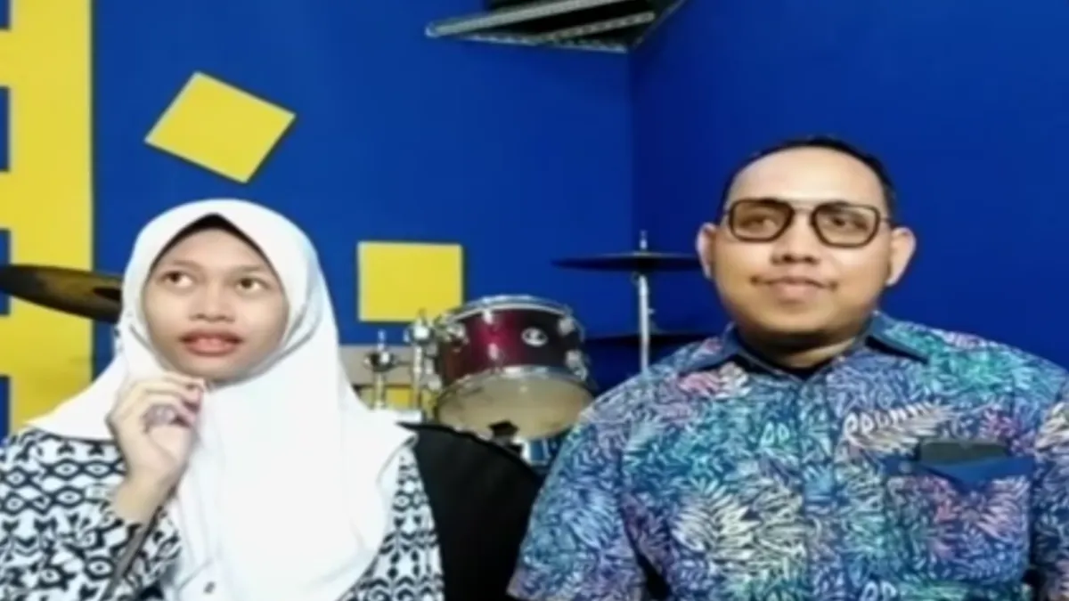 Devina dengan vokal unik berhasil membawakan lagu berjudul Psychosocial milik Slipknot.